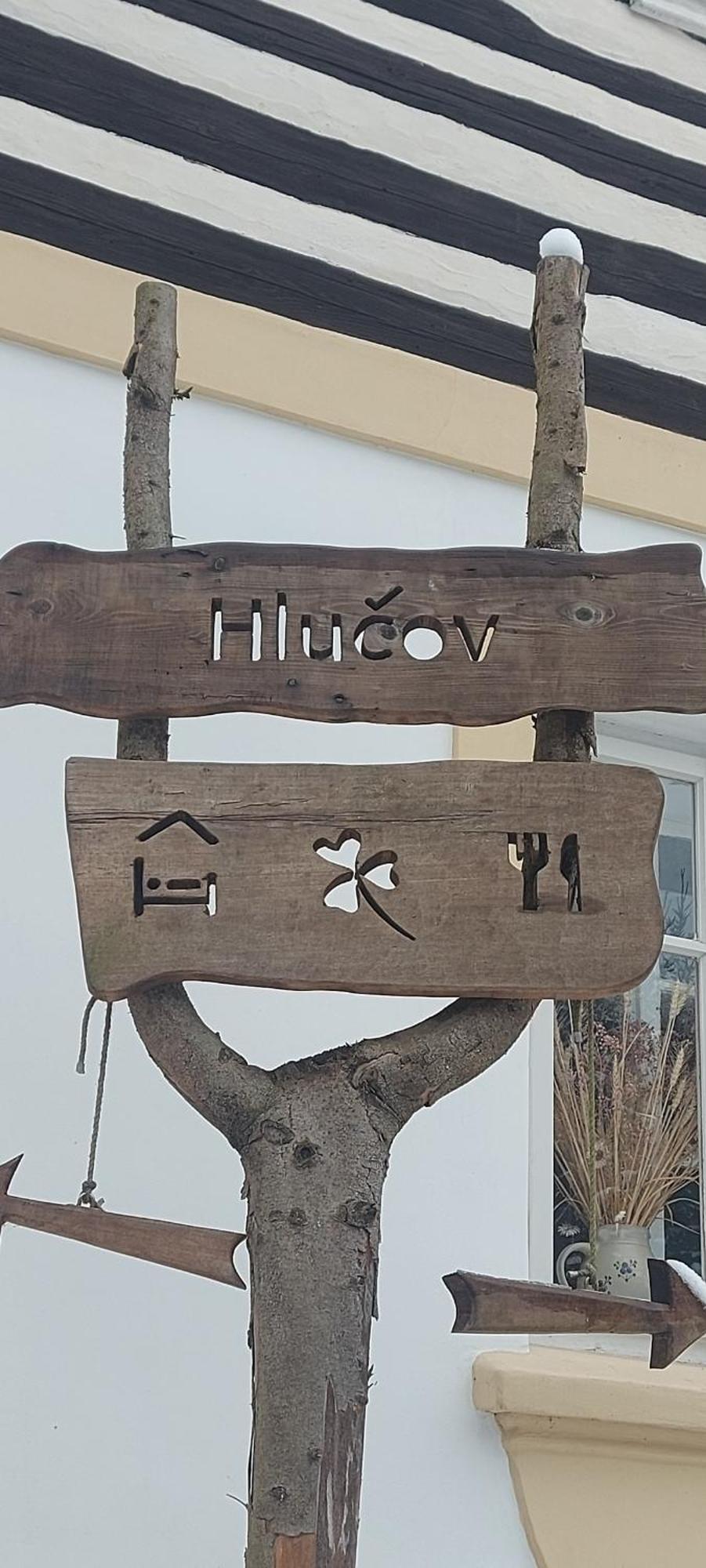 Hlucov Lesni Chalupa Kokorin Buitenkant foto